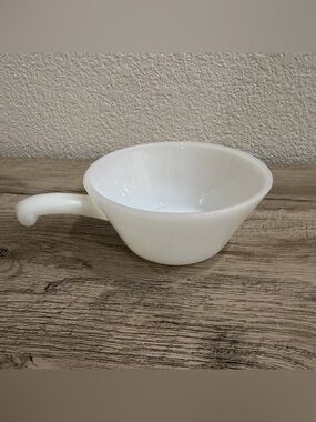 Vintage Anchor Hocking Fire King White Milk Glass Soup Bowl 5" with Handle Chili